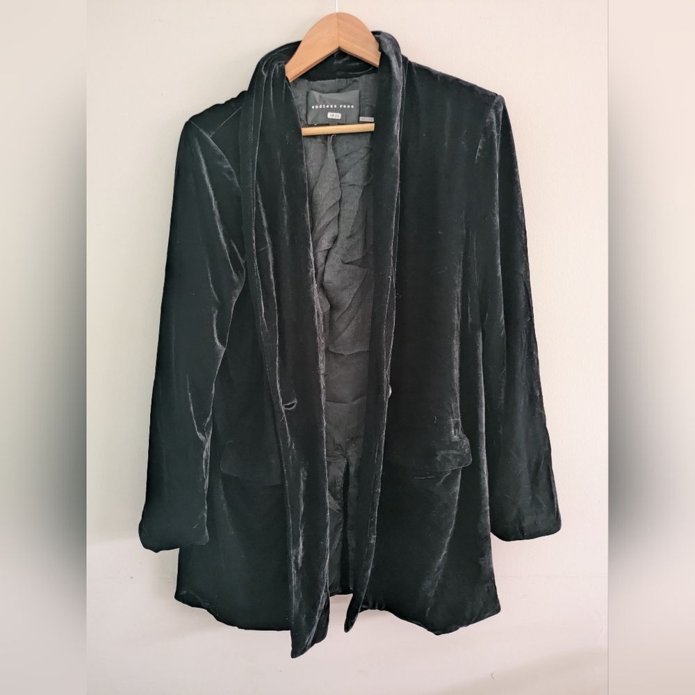 Endless Rose Velvet Black Blazer Size L